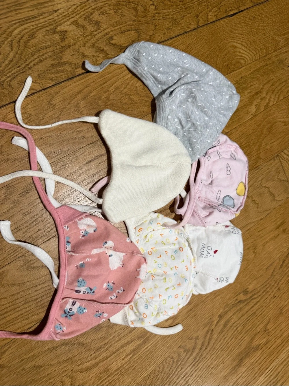 Bundle Newborn 0-3 months baby hats bonnets